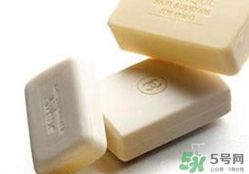 硫磺皂可以洗頭嗎？怎么用硫磺皂洗頭