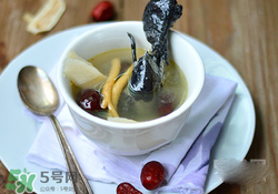 經(jīng)期可以喝烏雞湯嗎？經(jīng)期喝烏雞湯有什么好處？