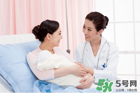 冬天哺乳穿什么？冬天哺乳期穿什么衣服喂奶好？