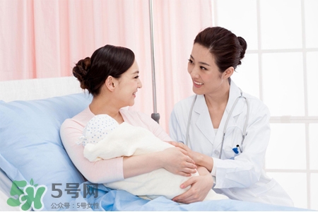 喂母乳為什么會胸部下垂？正確哺乳不會導(dǎo)致胸部下垂