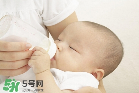 產(chǎn)后胸部下垂什么原因？產(chǎn)后胸部下垂怎么辦？