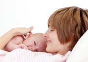 喂母乳為什么會胸部下垂？正確哺乳不會導致胸部下垂
