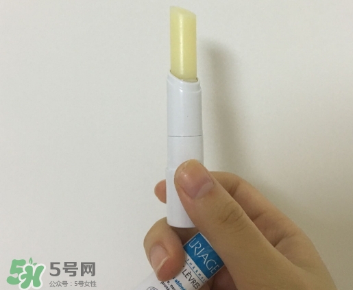 依泉和dhc唇膏哪個好？依泉唇膏和dhc唇膏哪個好？