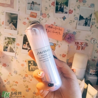 資生堂新透白精華和小燈泡哪個好？資生堂新透白精華和小燈泡對比