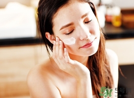 臉上脫皮可以敷面膜嗎？臉上脫皮敷什么面膜好？