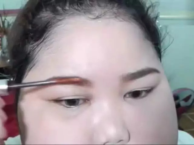 臉胖怎么化妝好看？臉大怎么化妝好看