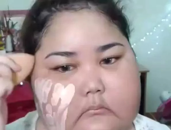 臉胖怎么化妝好看？臉大怎么化妝好看