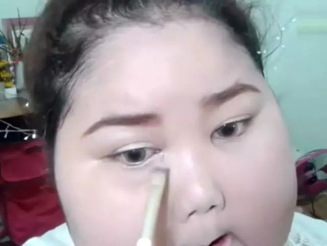 臉胖怎么化妝好看？臉大怎么化妝好看