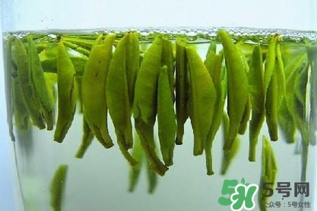口含茶葉能治口臭嗎？口含茶葉有什么作用？