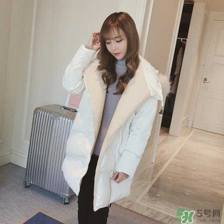 小個(gè)子女生適合穿什么羽絨服？個(gè)子矮的女生適合什么羽絨服