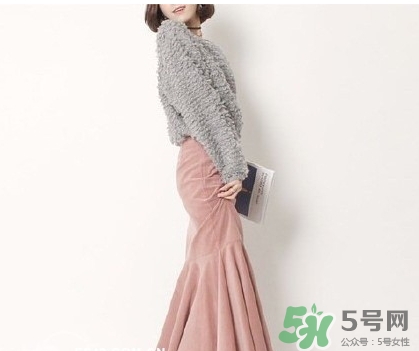 年會女生穿什么？女生年會穿衣搭配