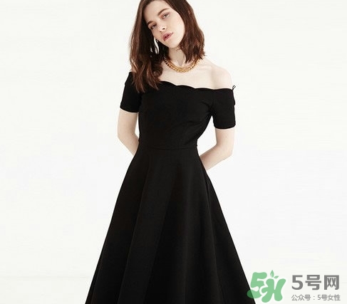 年會女生穿什么？女生年會穿衣搭配