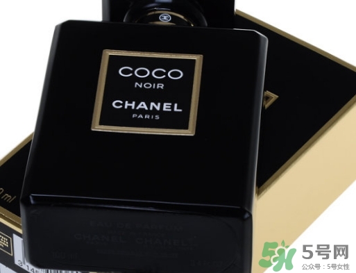 香奈兒黑coco香水和白coco香水哪個(gè)好？香奈兒黑可可和白可可選擇