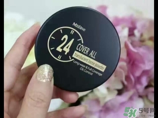 mistine24小時不脫妝散粉怎么用？mistine24小時蜜粉使用方法