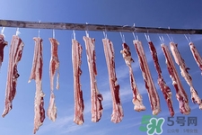 臘肉長(zhǎng)綠霉了還能吃嗎？臘肉長(zhǎng)綠毛了還能吃嗎？