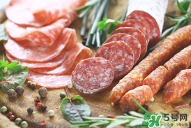 腌肉一斤放多少鹽？腌肉用什么鹽？
