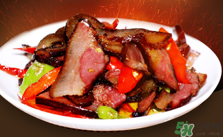 腌咸肉一斤肉放多少鹽？腌咸肉一斤肉放鹽比例