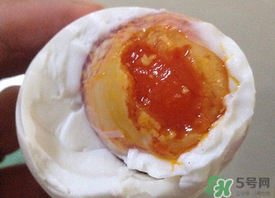 腌雞蛋怎么腌出油多？腌雞蛋最好的出油方法