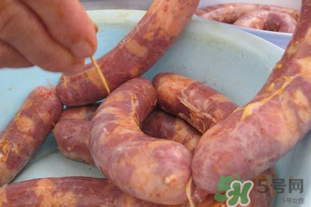 灌香腸一斤肉放多少鹽？10斤肉灌香腸放多少鹽？