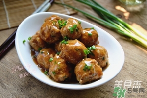 肉丸子可以用面粉嗎？肉丸子用什么粉？