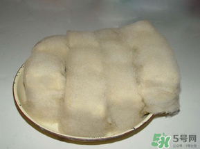 霉豆腐發(fā)霉了還能吃嗎？霉豆腐發(fā)霉有幾種顏色？