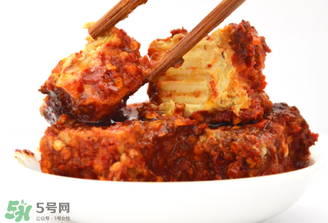 霉豆腐發(fā)黑還能吃嗎？霉豆腐長(zhǎng)黑點(diǎn)還能吃嗎？