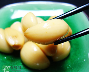 腌大蒜變綠還能吃嗎？大蒜腌制后變綠能吃嗎？