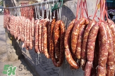 臘腸是曬干好還是風(fēng)干好？臘腸是曬干好還是陰干好？