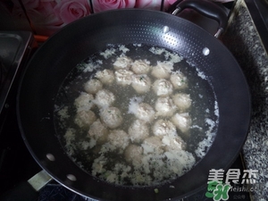 肉丸子可以用面粉嗎？肉丸子用什么粉？