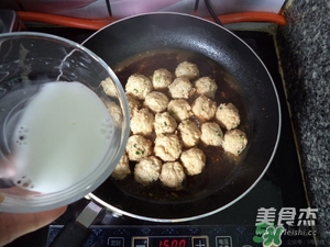 肉丸子可以用面粉嗎？肉丸子用什么粉？