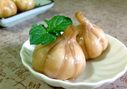 腌大蒜變綠還能吃嗎？大蒜腌制后變綠能吃嗎？