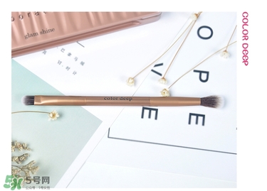 color deep眼影怎么樣？色號試色圖