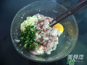 肉丸子可以用面粉嗎？肉丸子用什么粉？