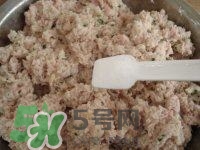 做藕丸子要放多少鹽？一斤藕做藕圓子放多少鹽合適？