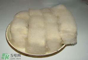 霉豆腐長黑毛能吃嗎？霉豆腐為什么長黑毛？