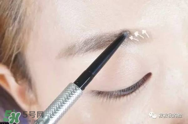 金高銀妝容怎么化？金高銀仿妝