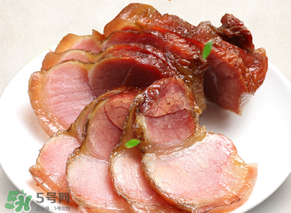 臘肉蒸什么菜好吃？蒸臘肉放什么材料好吃？