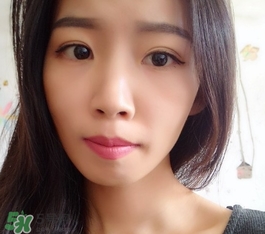 唇線筆可以當口紅嗎？唇線筆和口紅的區(qū)別？