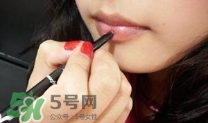 唇線筆可以當口紅嗎？唇線筆和口紅的區(qū)別？