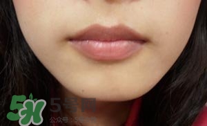 唇線筆可以當口紅嗎？唇線筆和口紅的區(qū)別？