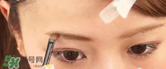 液體眉筆怎么用？液體眉筆使用方法