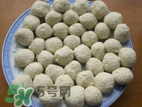 豆腐丸子散了怎么辦？豆腐丸子怎么做不散？