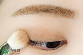 李圣經(jīng)妝容怎么化？李圣經(jīng)仿妝教程