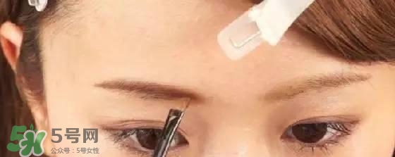 液體眉筆怎么用？液體眉筆使用方法
