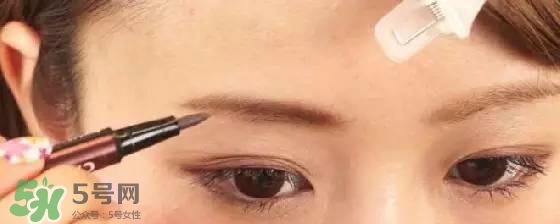 液體眉筆怎么用？液體眉筆使用方法