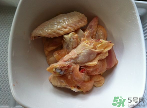 腌雞肉用什么調(diào)料？雞肉用什么腌制？