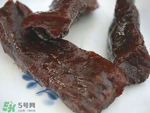 風(fēng)干牛肉是生的嗎？風(fēng)干牛肉是生的還是熟的？