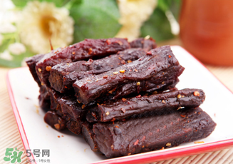 風(fēng)干牛肉是生的嗎？風(fēng)干牛肉是生的還是熟的？