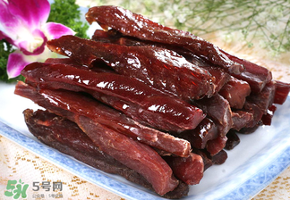 風(fēng)干牛肉是生的嗎？風(fēng)干牛肉是生的還是熟的？