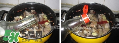 臘豬腳燉什么好吃？臘豬蹄燉什么好吃？